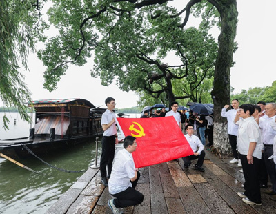 中国决定向委方追加1亿元人民币紧急无偿物资援助